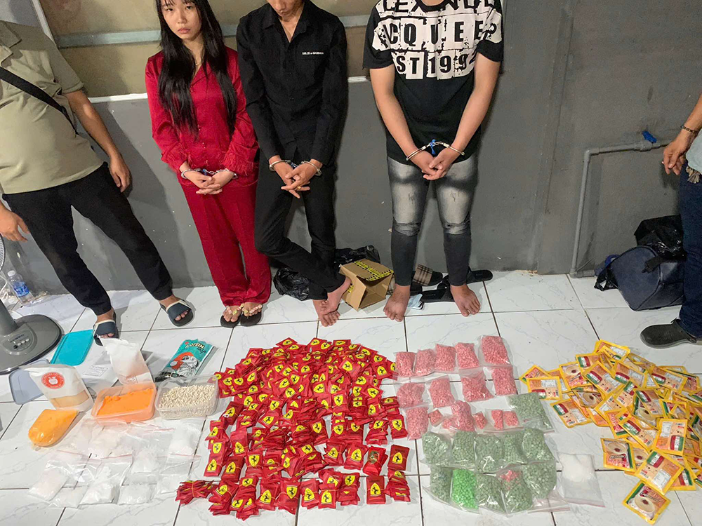 Ngan "mun",  Co gai 18 tuoi,  Buon ma tuy anh 2