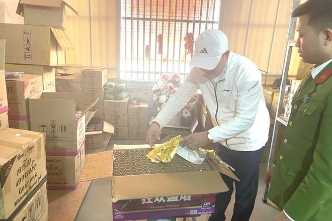 Kiem tra cong ty thuong mai xuat nhap khau, phat hien phao hoa no hinh anh