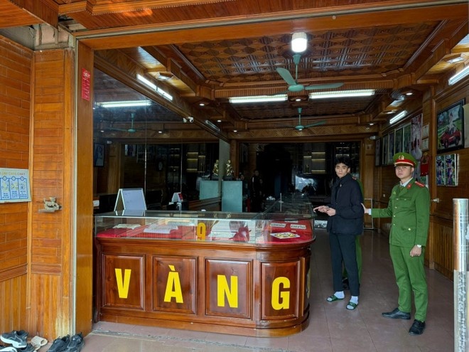 He luy nguy hiem,  Nhom lam lieu,  Tren mang anh 2