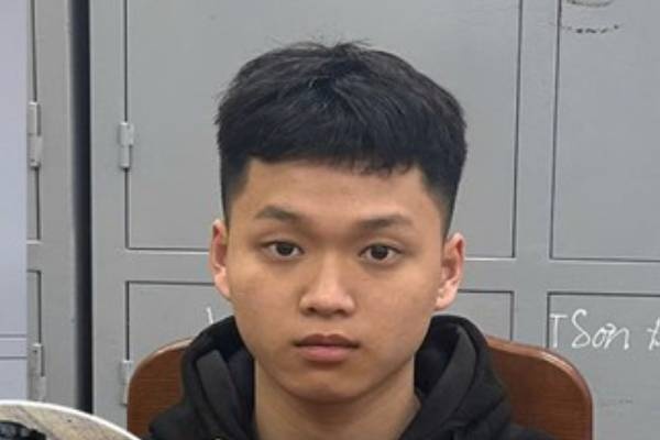 Bat giu 2 doi tuong vu thanh nien bi chem tren duong pho o Thanh Hoa hinh anh