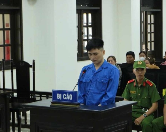 Vac dao gay an khi nghe tin chu no quay pha hang quan cua me vo hinh anh