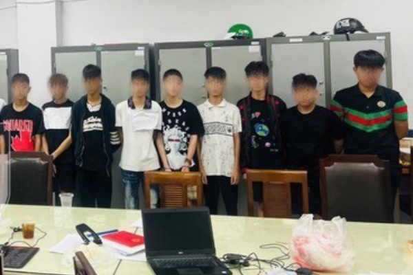 2 'bao thu' hau toa vi su con do hinh anh