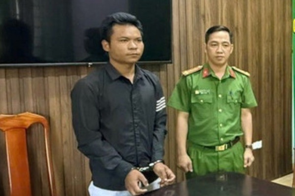 Khoi to doi tuong du do, xam hai be gai 13 tuoi hinh anh