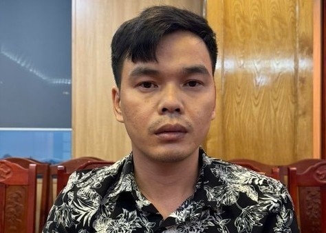 Nam nhan vien,  Cong ty giao hang,  Cty giao hang nhanh,  Thanh Hoa anh 1