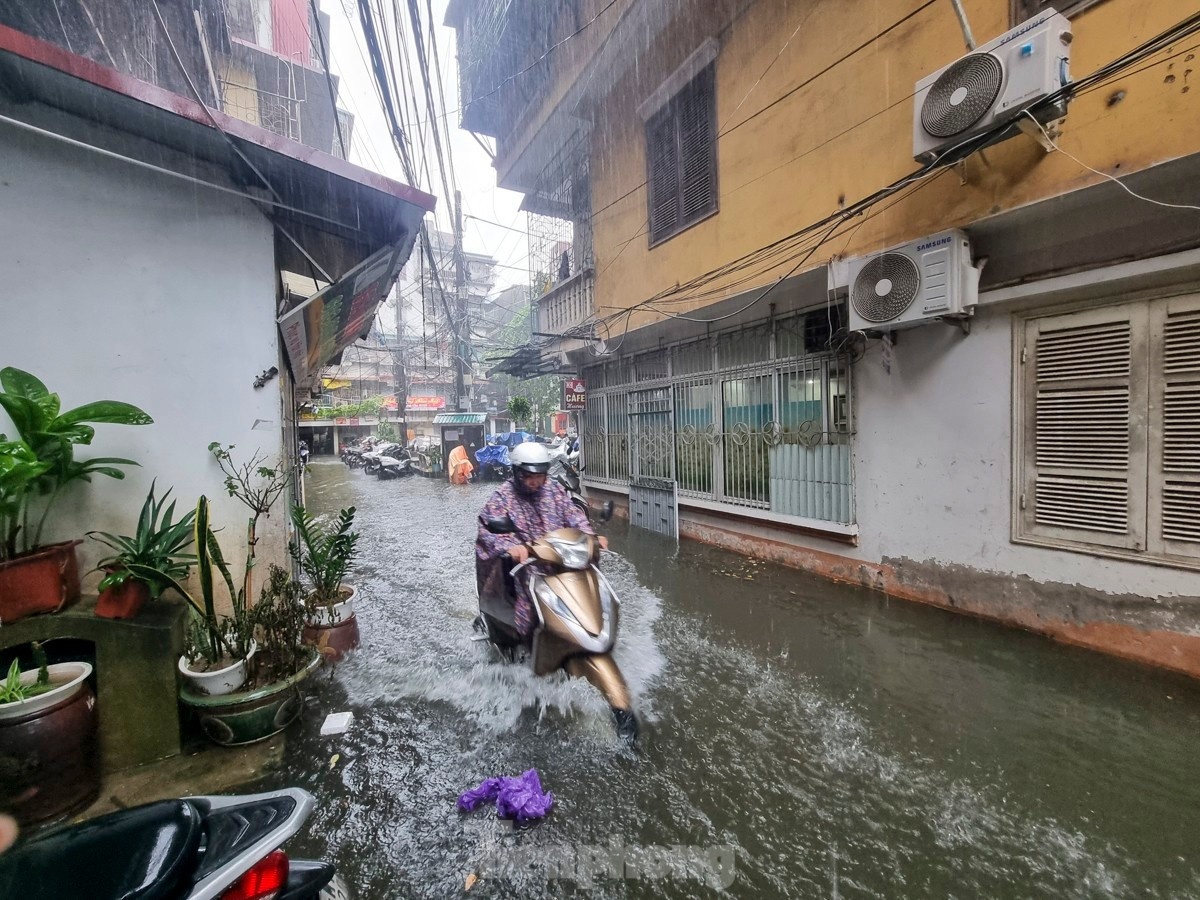 Tram Khuon Ha,  Tram Lang Ngam,  Tram Hien Trung,  Tram Nghien Loan,  Tram Nam Dong anh 1