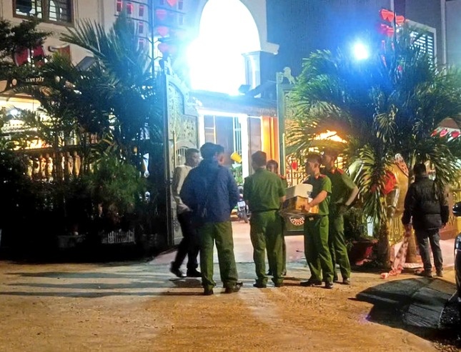 Khám nhà ảnh 2 Kham nha anh 2