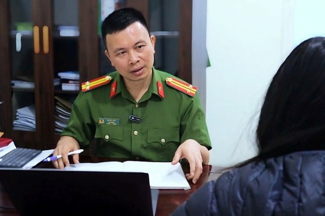 Mot giao vien bi 'hack' gan 800 trieu khi cai app dich vu cong gia mao hinh anh