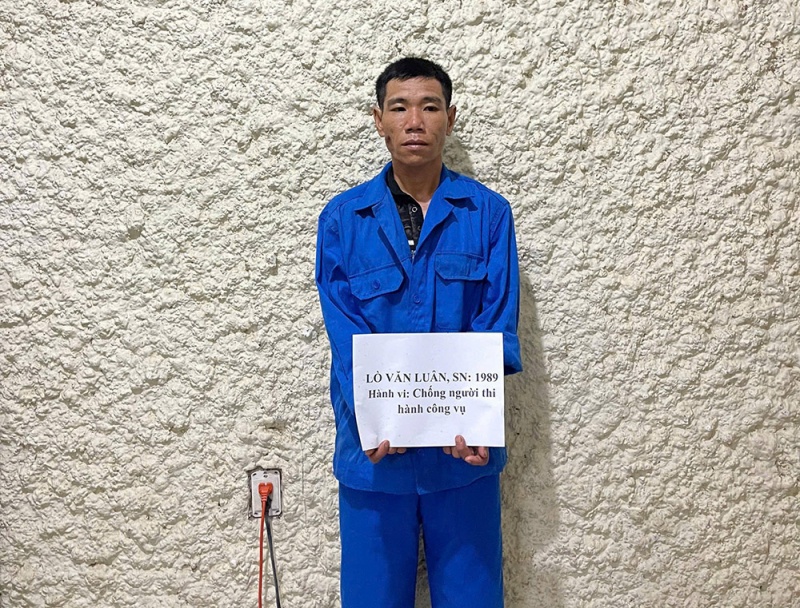 Lo Van Luan,  Ban Pe Tien,  Chieng So,  Quoc lo 12,  Nong do con anh 1