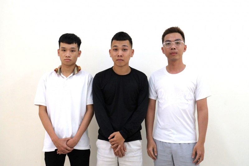 Dung app tinh yeu,  Danh gia phim,  Chiem doat 5 ty anh 1