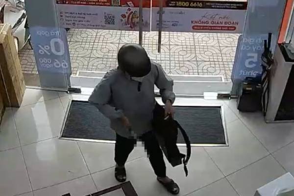 Phut cam dao cuop hon 152 trieu tai cua hang FPT cua sinh vien nam 4 hinh anh