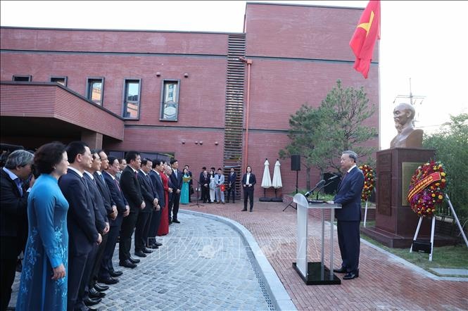 Tong bi thu To Lam anh 4