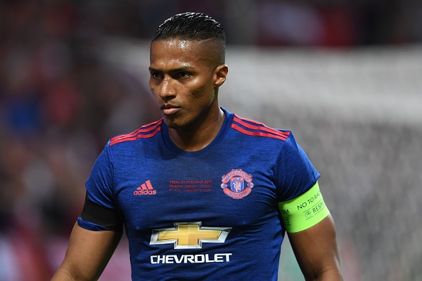 Doi hinh toi uu cua MU mua giai toi voi 3 tan binh anh 2