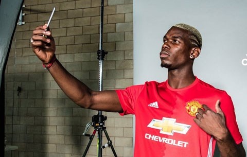 10 vu chuyen nhuong dat gia nhat lich su Man Utd anh 10