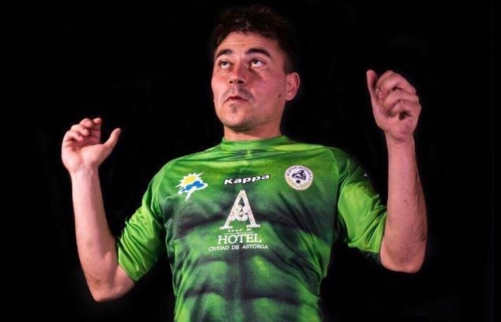 CLB Tay Ban Nha ra mat ao dau theo phong cach nguoi khong lo xanh hinh anh