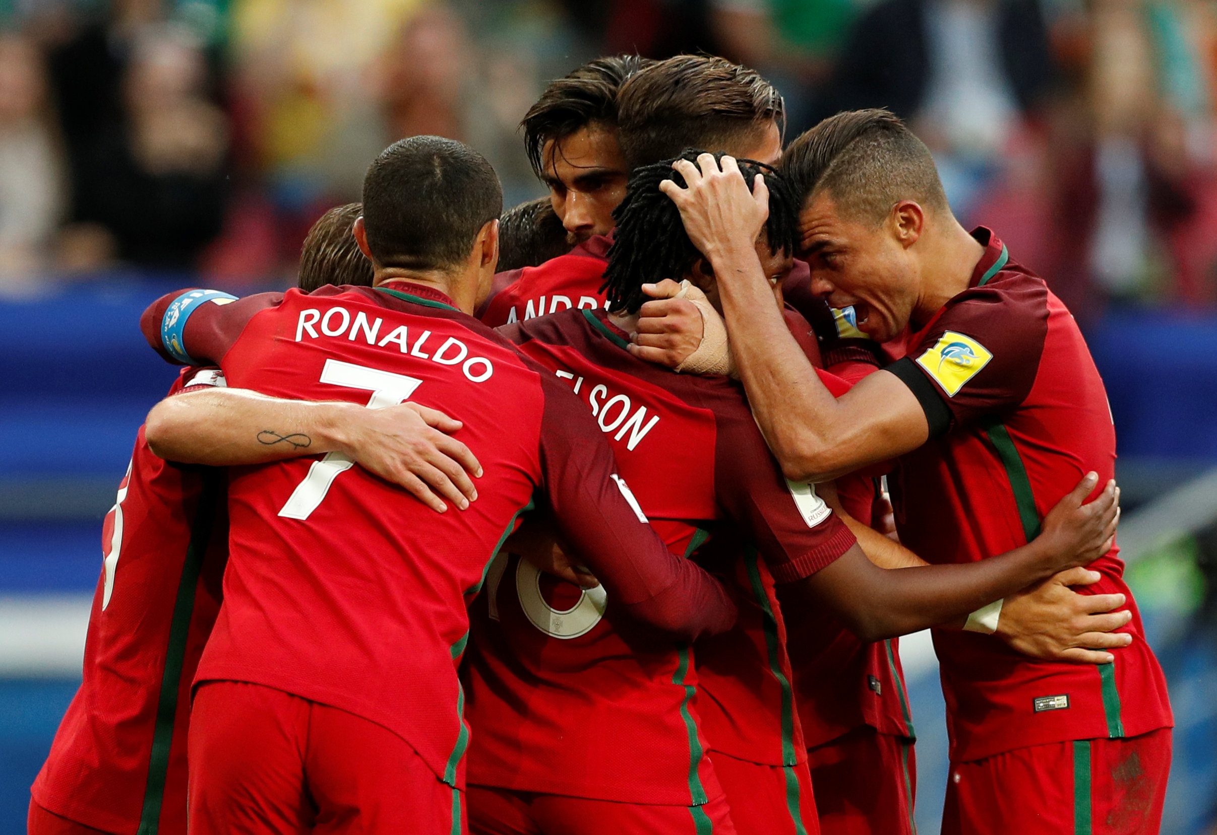 Ronaldo toa sang bat chap bao scandal anh 6