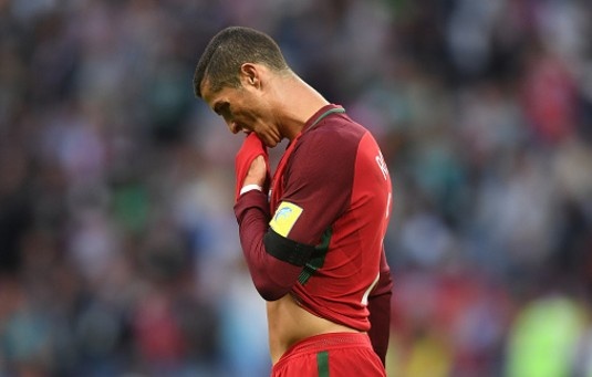 Ronaldo bo hop bao sau tran hoa Mexico hinh anh