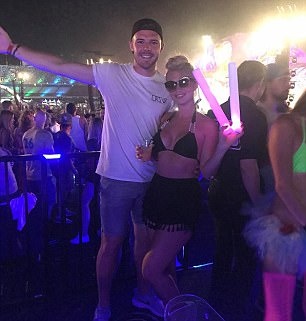 Depay deo day chuyen MU anh 7