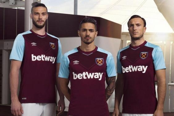 áo đấu mùa tới của Arsenal ảnh 6 ao dau mua toi cua Arsenal anh 6