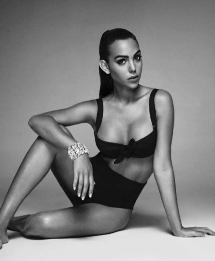 Bạn gái Ronaldo làm người mẫu ảnh 1 Ban gai Ronaldo lam nguoi mau anh 1