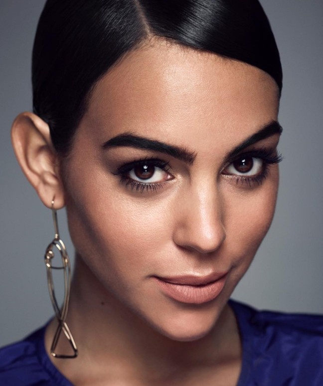 Bạn gái Ronaldo làm người mẫu ảnh 2 Ban gai Ronaldo lam nguoi mau anh 2