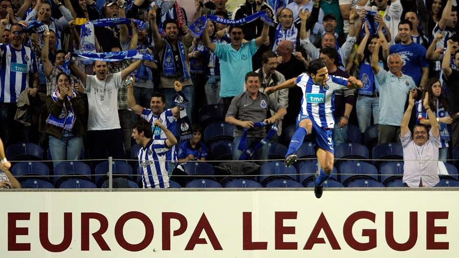 Ronaldo,  Messi va ky luc chua the pha anh 7