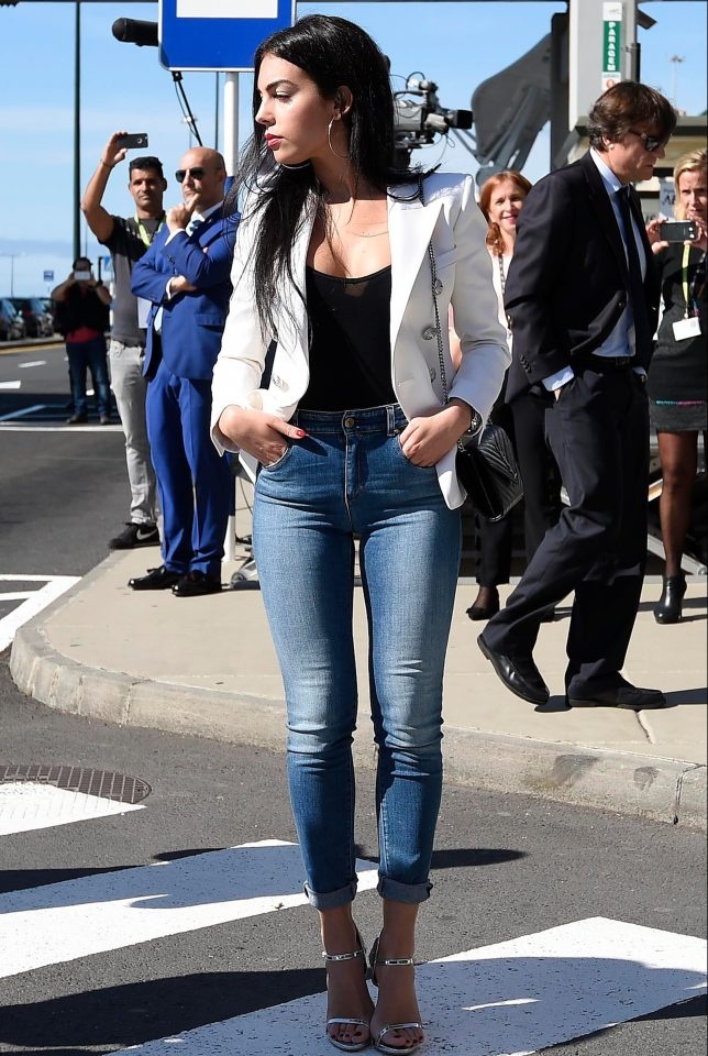 Bạn gái Ronaldo làm người mẫu ảnh 7 Ban gai Ronaldo lam nguoi mau anh 7