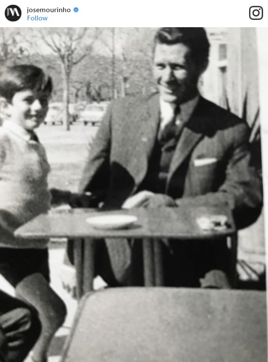 Mourinho bật khóc trong đám tang cha ảnh 7 Mourinho bat khoc trong dam tang cha anh 7