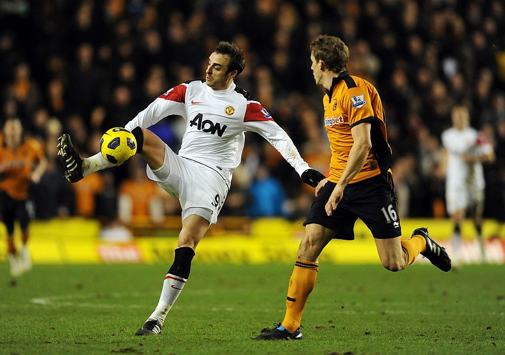 10 mẫu áo sân khách đẹp nhất của MU ảnh 5 10 mau ao san khach dep nhat cua MU anh 5