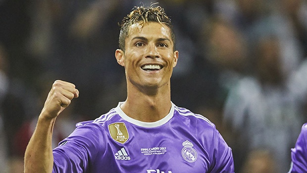 Ronaldo xac nhan co con trai song sinh hinh anh