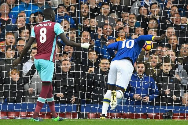 Nhung dieu xay ra khi Lukaku sang MU anh 6