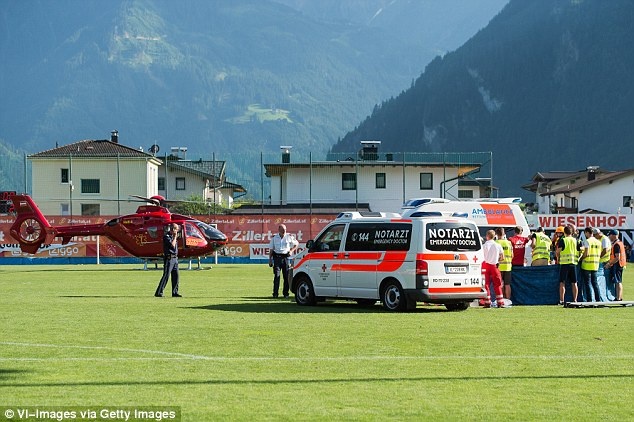 Tien ve Ajax do guc tren san sau con dot quy anh 4