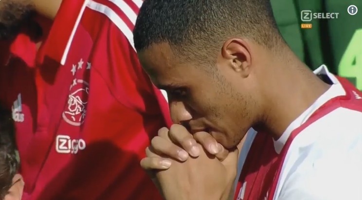 Tien ve Ajax do guc tren san sau con dot quy anh 6