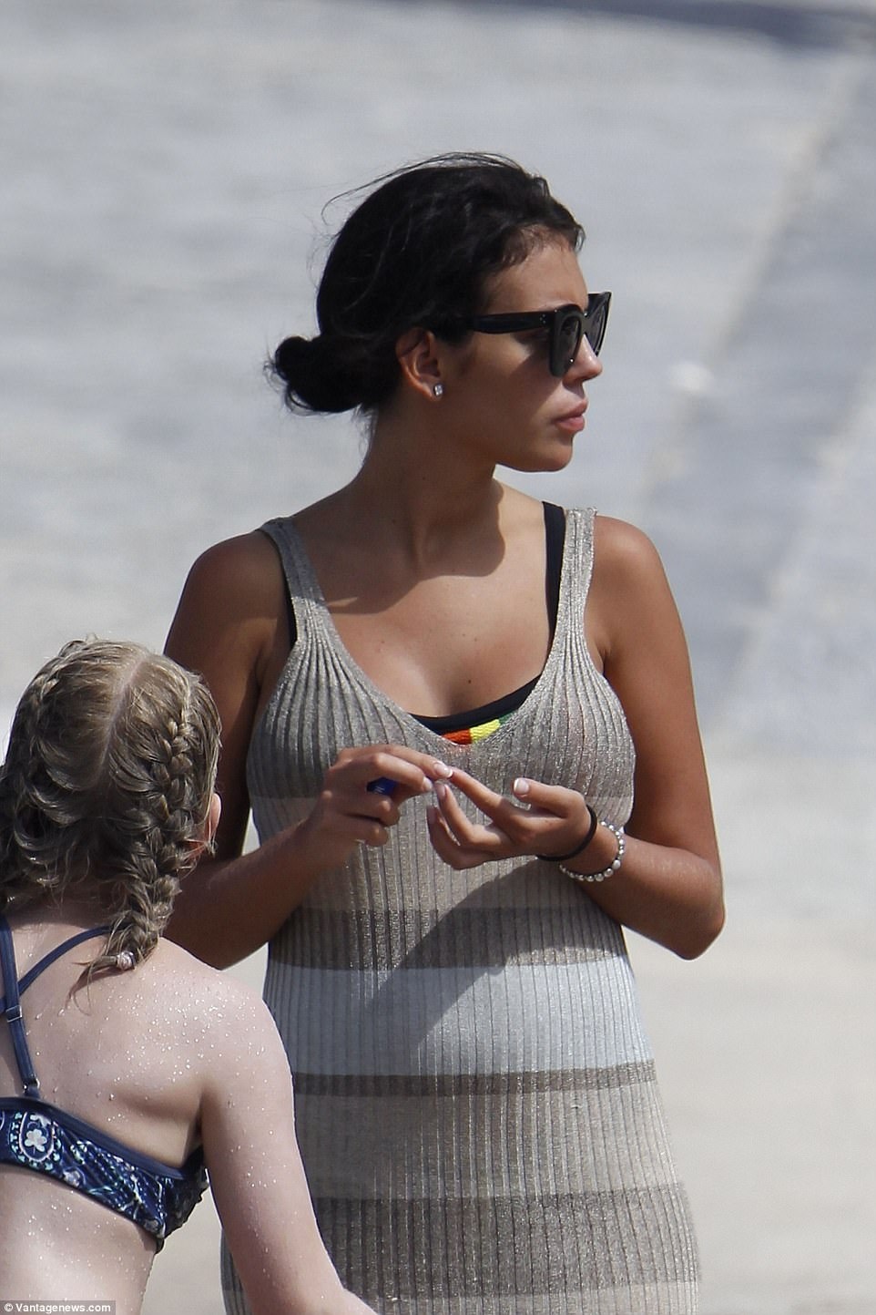 Ronaldo ngã sấp mặt khi chơi Flyboard ảnh 6 Ronaldo nga sap mat khi choi Flyboard anh 6