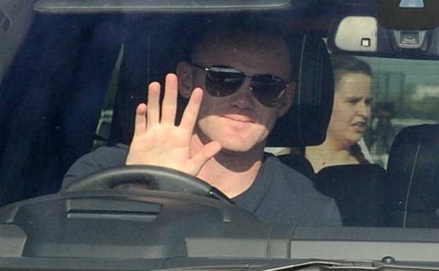 Rooney tuoi cuoi den kiem tra y te tai Everton hinh anh
