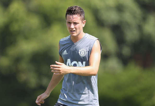 Doi hinh 'khong lo' tren 1, 8 m cua Man Utd anh 7