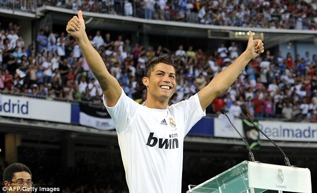 2 tan binh Man City vao doi hinh dat nhat the gioi anh 10