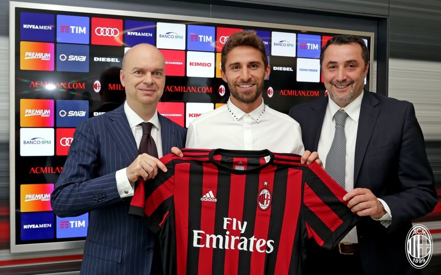 AC Milan tan binh thu 10 anh 6