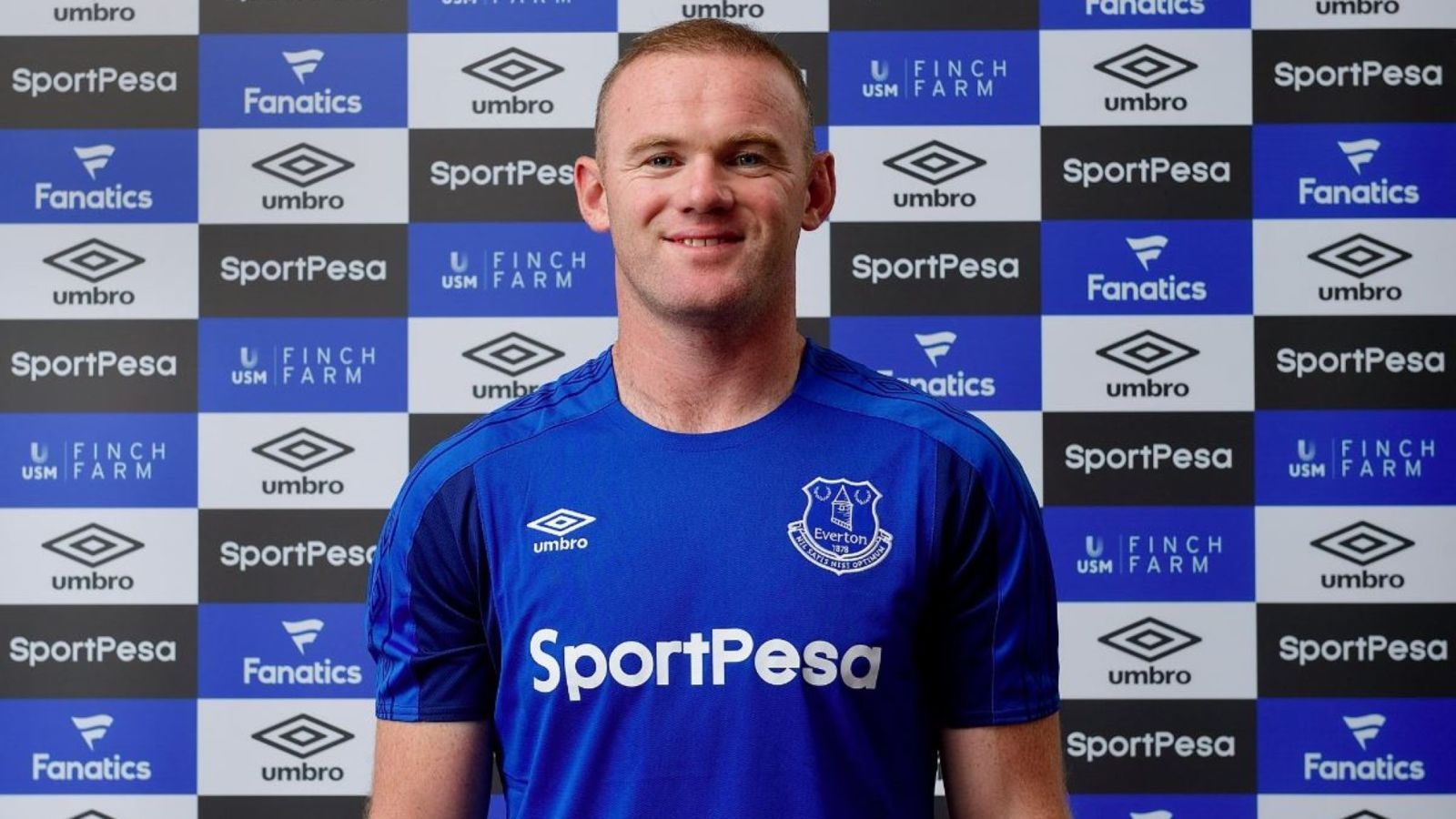 Everton nuoi mong chau Au voi 7 tan binh anh 4