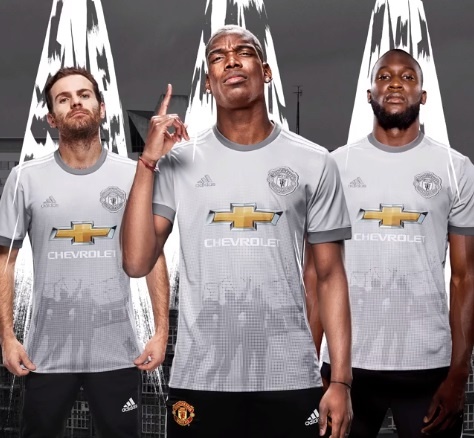 MU ra mat ao dau thu 3 anh 1