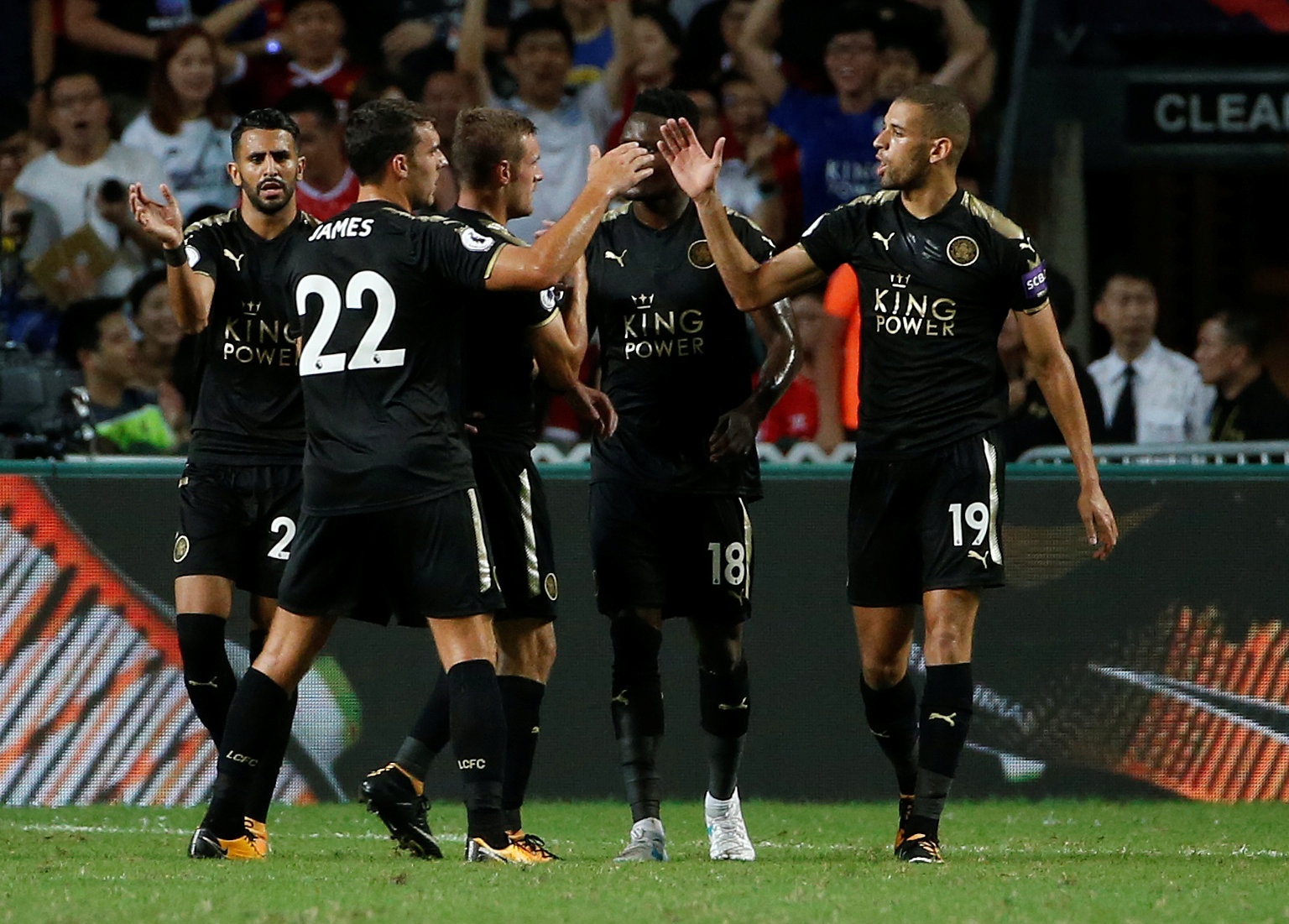 Liverpool vo dich Premier League Asia anh 4