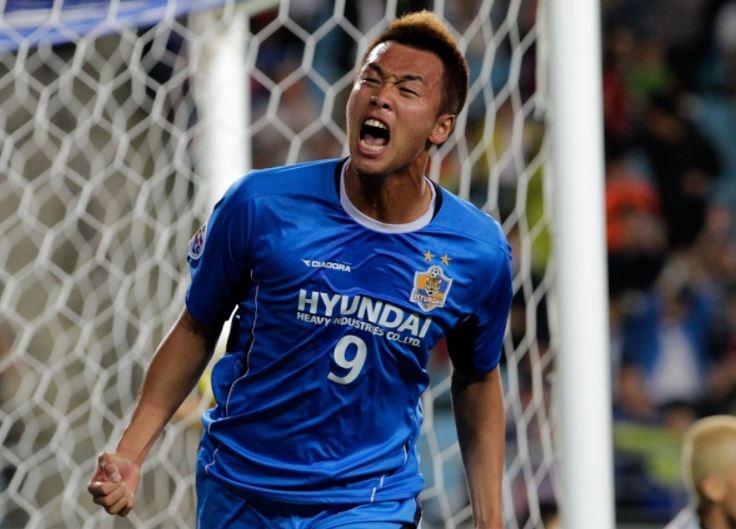 Cong Phuong sap so tai cung 'Ibrahimovic cua K.League' hinh anh