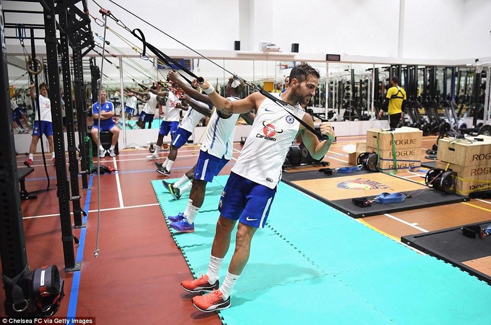 sao Chelsea rèn cơ bắp trong phòng gym ảnh 5 sao Chelsea ren co bap trong phong gym anh 5