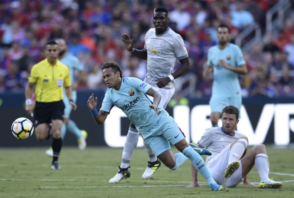 Neymar làm lu mờ Lukaku ảnh 3 Neymar lam lu mo Lukaku anh 3