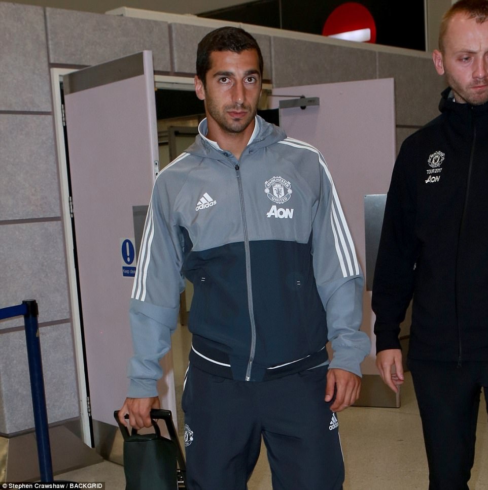 Dàn sao MU rạng rỡ trở về Anh sau tour du đấu ảnh 7 Dan sao MU rang ro tro ve Anh sau tour du dau anh 7