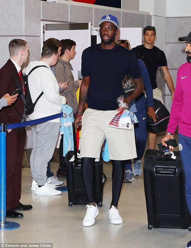 Man City mặc đồng phục thời thượng ảnh 3 Man City mac dong phuc thoi thuong anh 3