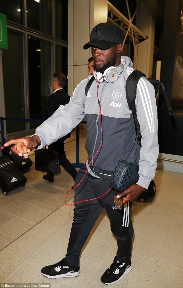 Fellaini dính chấn thương ảnh 3 Fellaini dinh chan thuong anh 3