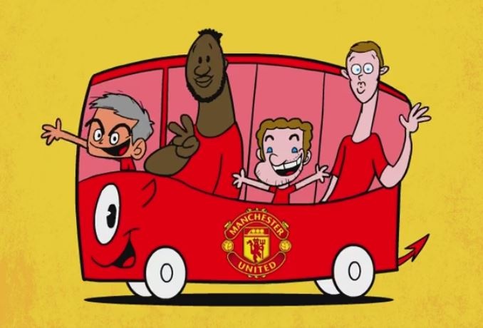 Hi hoa Mourinho lai xe buyt mau do cho 3 cuu sao Chelsea hinh anh