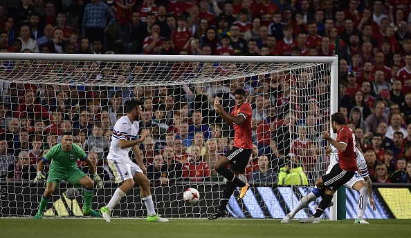 Matic ra mắt trong trận thắng 2-1 của MU ảnh 9 Matic ra mat trong tran thang 2-1 cua MU anh 9