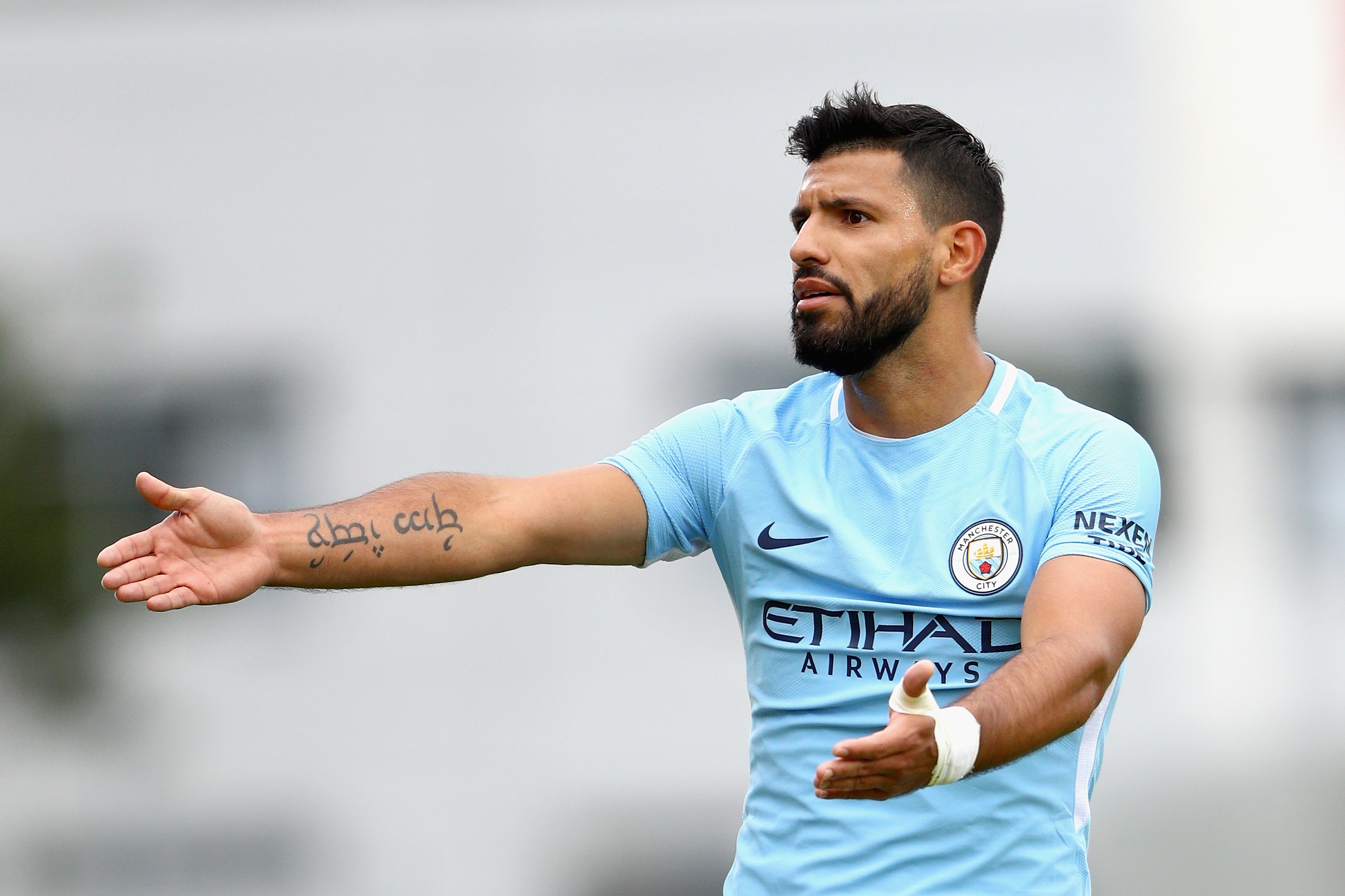 Joe Hart thủng lưới 3 lần khi gặp Man City ảnh 5 Joe Hart thung luoi 3 lan khi gap Man City anh 5