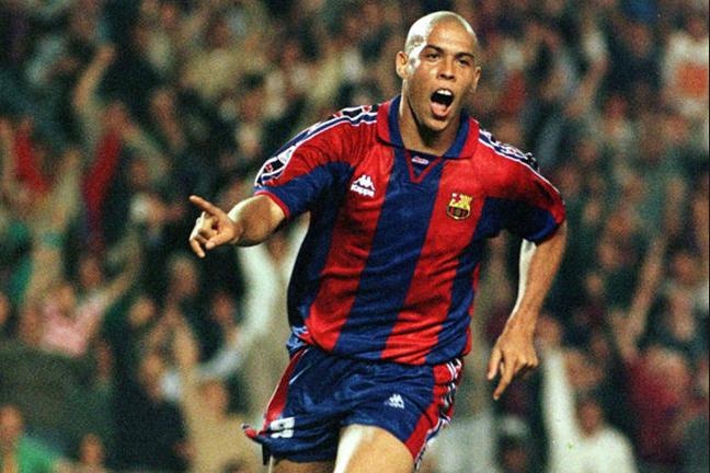 10 vu ban cau thu dat nhat lich su Barcelona anh 7